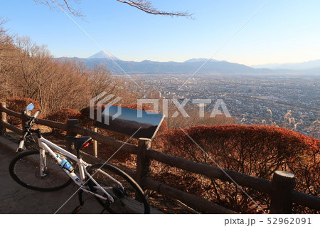 武田の杜キャンプ場からの眺望と富士山 武田の杜キャンプ場からの眺望と富士山 52962091