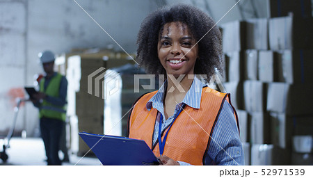 Supervisor in a warehouse 52971539