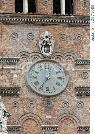 Clock Santa Maria Maggiore 52971689