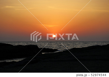 夕日　～千畳敷海岸～ 52974544