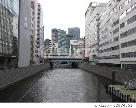 ビルと川 52974552