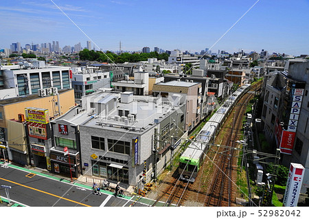 5月 杉並22新宿副都心と京王井の頭線永福町駅踏切 5月 杉並22新宿副都心と京王井の頭線永福町駅踏切 52982042