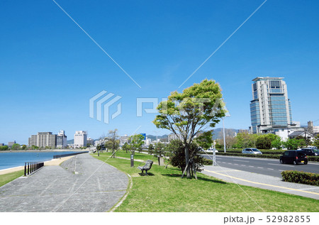 晴天の宍道湖畔 … 島根県 松江市 天候：快晴 52982855