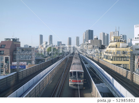 日本の川崎都市景観 武蔵小杉のタワーマンション群などを望む 日本の川崎都市景観 武蔵小杉のタワーマンション群などを望む 52985802
