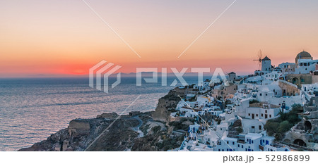 Oia village at sunset, Santorini island 52986899
