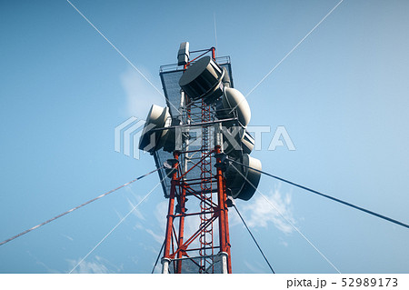 5g Telecommunication Tower Under Blue Sky 3d Illusのイラスト素材