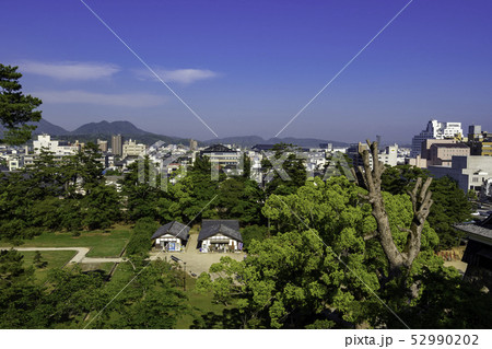 島根県松江市 松江城 本丸から二の丸下の段を望む 松江市街 島根県松江市 松江城 本丸から二の丸下の段を望む 松江市街 52990202