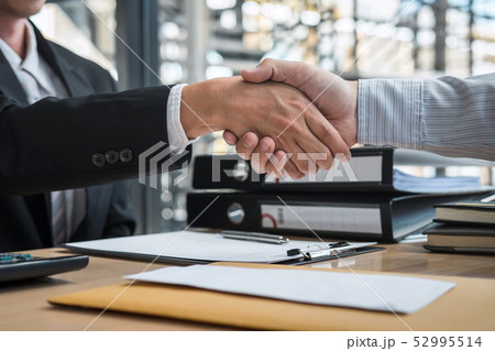 Handshake after finishing conversation Businessman Handshake after finishing conversation Businessman 52995514