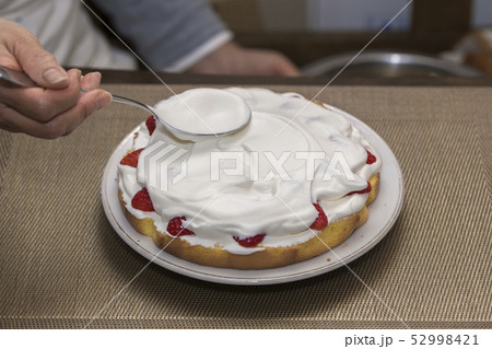 【手作りケーキ】 52998421