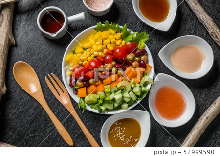 チョップドサラダ Trendy healthy food chopped salad チョップドサラダ Trendy healthy food chopped salad 52999590