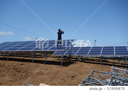 太陽光発電所工事現場 52999870