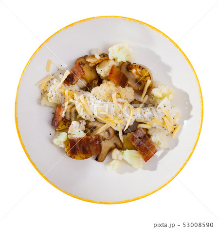 Cauliflower with potatoes and brisket meat served with cheese sauce 53008590