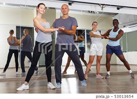 Nice people dancing samba in pairs Nice people dancing samba in pairs 53013654