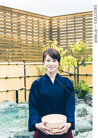 温泉　仲居　従業員　女性 53022085