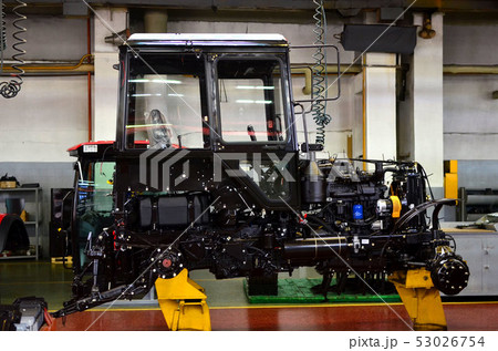 Assembly line of Tractors agricultural machinery  53026754