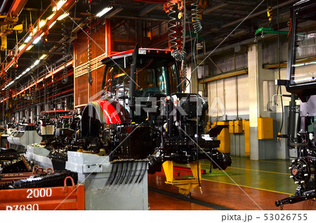 Assembly line of Tractors agricultural machinery  53026755
