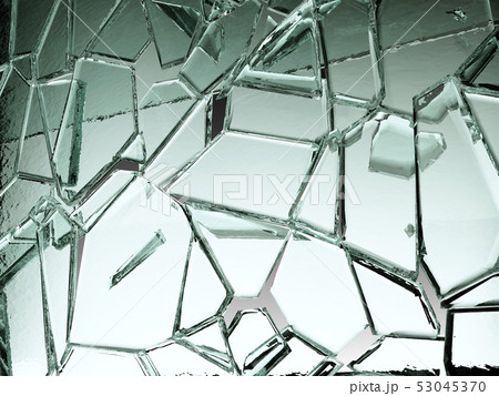 Pieces of transparent glass broken or cracked 53045370