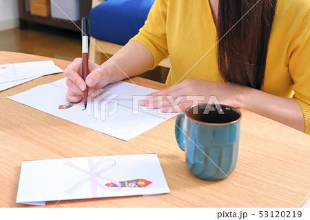 熨斗紙　書き出し　女性の手元01 53120219