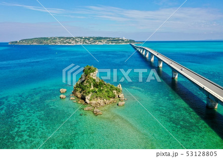 沖縄の離島、古宇利島と古宇利大橋を空撮02 沖縄の離島、古宇利島と古宇利大橋を空撮02 53128805