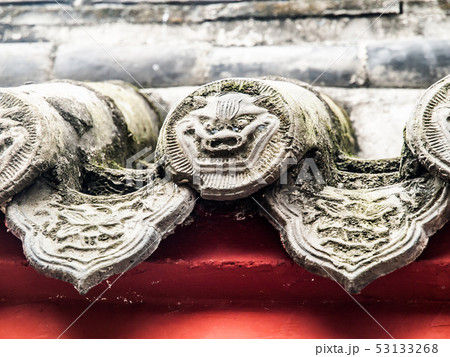 Roof tiles with chinese theme 53133268