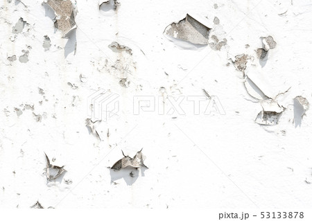 剥がれた白いペンキ（コンクリート壁） 53133878