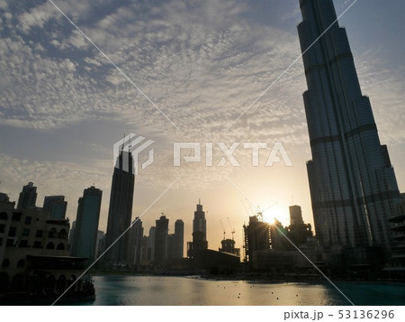 UAE ドバイの高層ビル「ブルジュ・ハリファ」 UAE ドバイの高層ビル「ブルジュ・ハリファ」 53136296