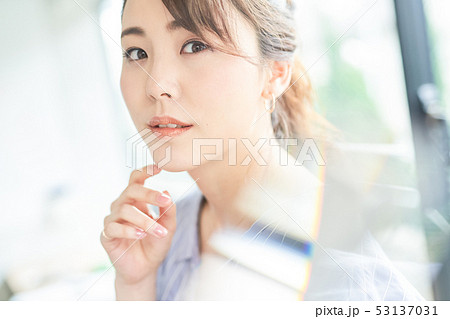 女性 ポートレート ビューティ 女性 ポートレート ビューティ 53137031