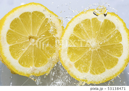 新鮮なレモンのイメージ 53138471