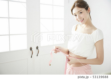 女性　ビューティー　ダイエット 53139688