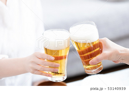 ビール　乾杯 53140939