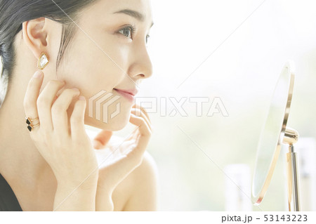 女性　ビューティー 53143223