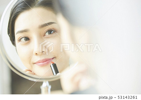 女性　ビューティー 53143261