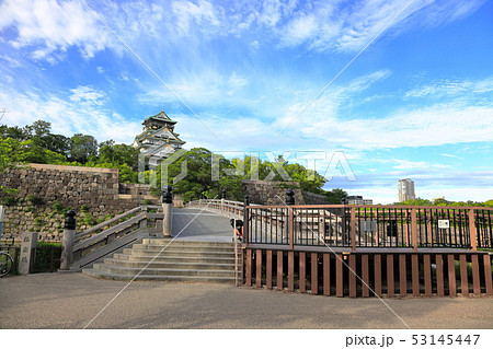 夜明けの大阪城 53145447