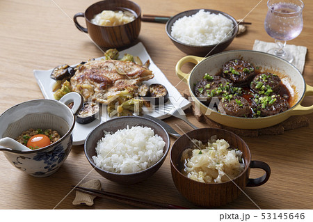 ヘルシーな夕食 53145646