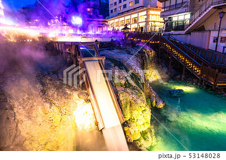 《群馬県》草津温泉・湯畑《夜景》 《群馬県》草津温泉・湯畑《夜景》 53148028