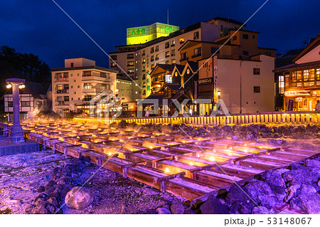 《群馬県》草津温泉・湯畑《夜景》 53148067