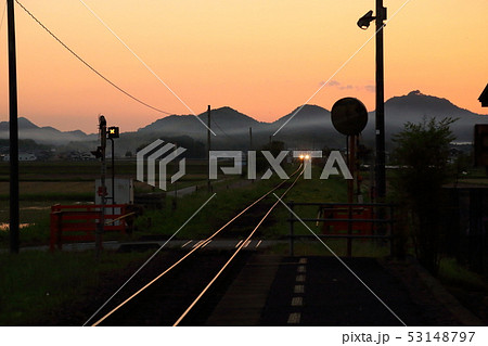 北条鉄道　夕景  【 網引駅付近 】　兵庫県加西市 53148797