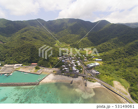 宇検村阿室の空撮 (奄美大島)の写真素材 [53149061] - PIXTA