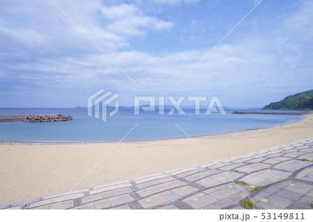 道の駅根占付近の海岸から眺める開聞岳 53149811