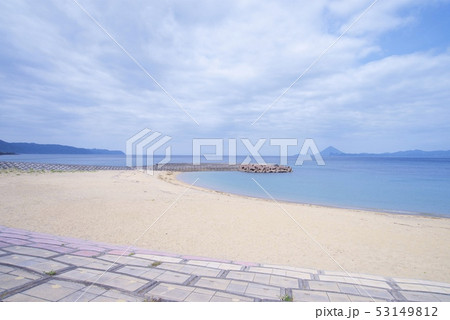 道の駅根占付近の海岸から眺める開聞岳 53149812