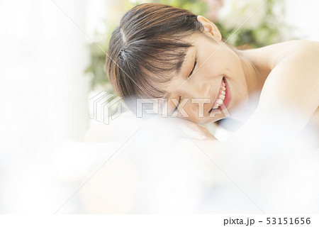 女性　リゾート　女子旅　 53151656