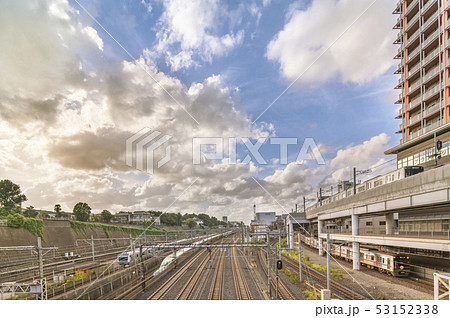 山手線日暮里駅北口の日暮里と谷中地区を結ぶ下御隠殿橋。 53152338