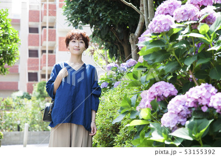 女性 旅行 ショートトリップ 散策 散歩 一人旅 女性 旅行 ショートトリップ 散策 散歩 一人旅 53155392