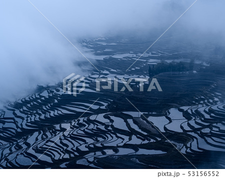 中国雲南省元陽 多依樹棚田 Duoyishu Rice Terraces Yuanyangの写真素材