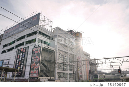 日本の東京都市景観 町田駅前の家電量販店などを望む 日本の東京都市景観 町田駅前の家電量販店などを望む 53160047