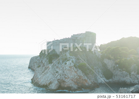 ドブロブニク　城壁散歩風景 53161717