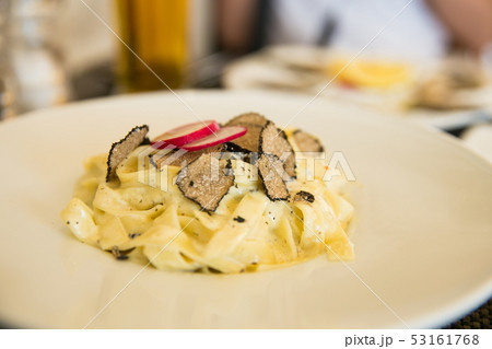 トリュフのパスタ　(クロアチア) 53161768