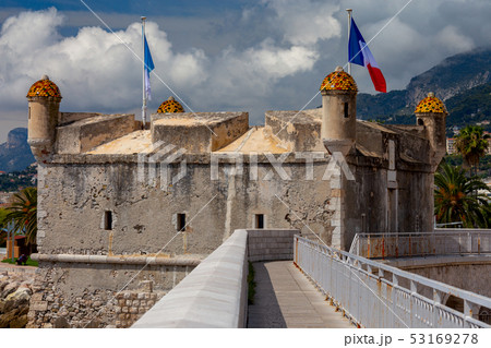 Menton. Old bastion fort with a fortress wall on the seashore. 53169278
