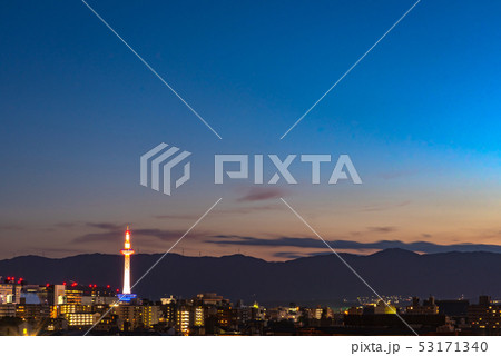 京都タワー 夜景 京都 都市風景 京都タワー 夜景 京都 都市風景 53171340