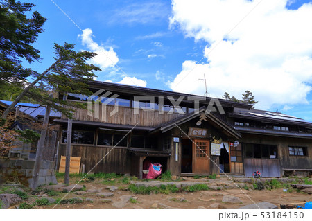 春の八ヶ岳 中山峠付近の山小屋 53184150